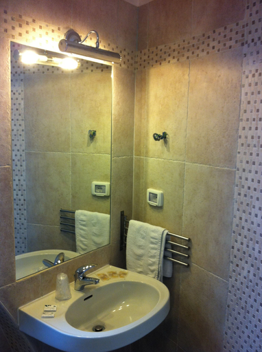 Bathroom 5, Hotel Rocca sul Mare, Foggia