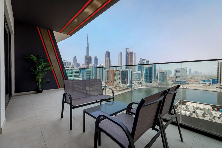 Others 2, Binghatti Canal 1BR with view on Marina, Dubai