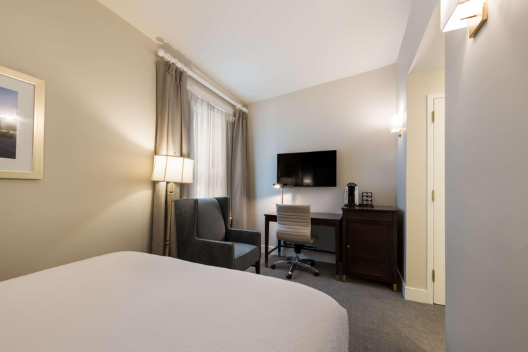 Bedroom 10