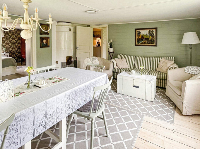 Dining 2, 5 Person Holiday Home in Haradsback, Älmhult