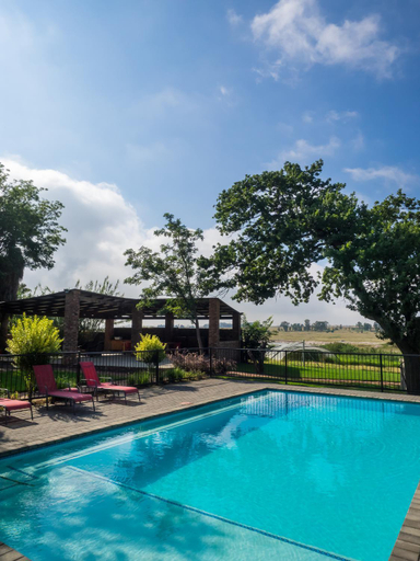 Others 5, Hotel Secunda, Gert Sibande