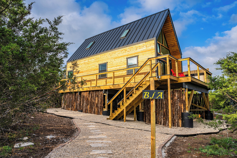 Exterior & Views, BIA Treehouse Fredericksburg, Gillespie
