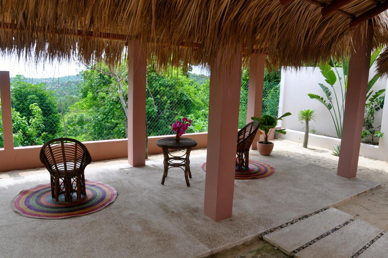Others 5, Casa Cometa, Dist. Pochutla
