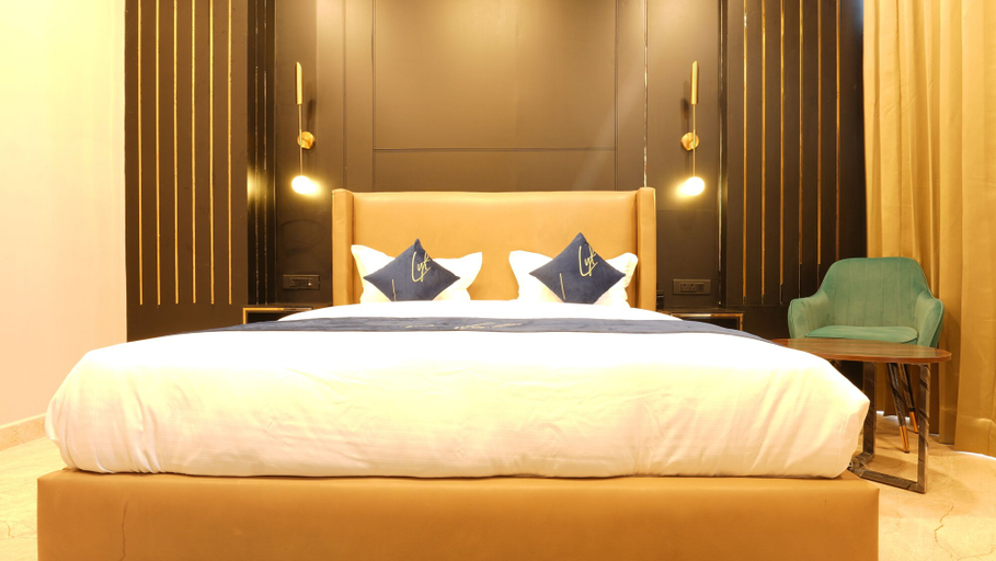 Others 5, Aquila Grand Suites, Gautam Buddha Nagar