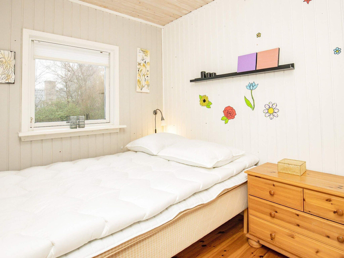 Room 3, 8 Person Holiday Home in Karrebaeksminde-by Traum, Næstved