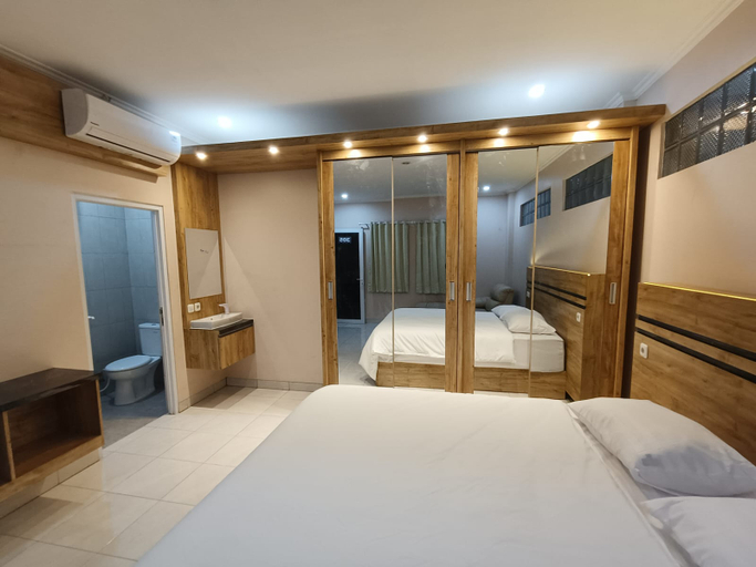 Bedroom, Karana Bandung Guest House Syariah & Luang Cafe, Bandung