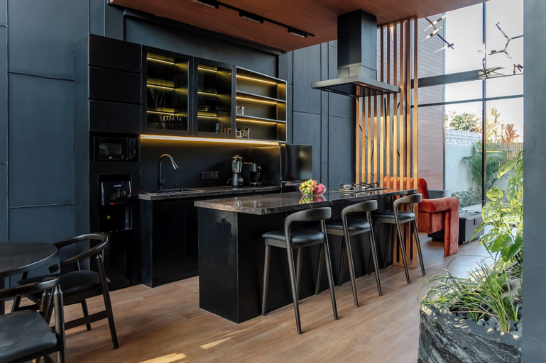 Dining Room 16