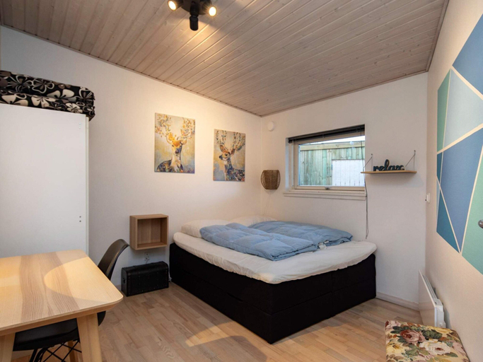 Room 4, 10 Person Holiday Home in Vaeggerlose-by Traum, Guldborgsund