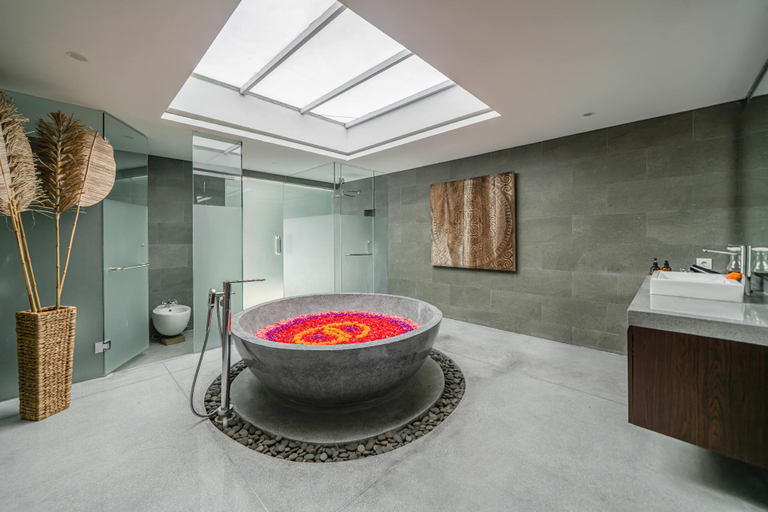 Bathroom 3, De Prestigio Villa Berawa, Badung