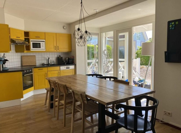 Private kitchen, Villa Eb&vloed28a Comfortable Vacation Home, Noord-Beveland