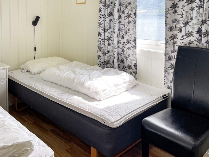 Bedroom 3, 4 Star Holiday Home in Averoy, Averøy