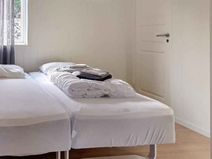 Bedroom 2, 4 Star Holiday Home in Leka, Leka