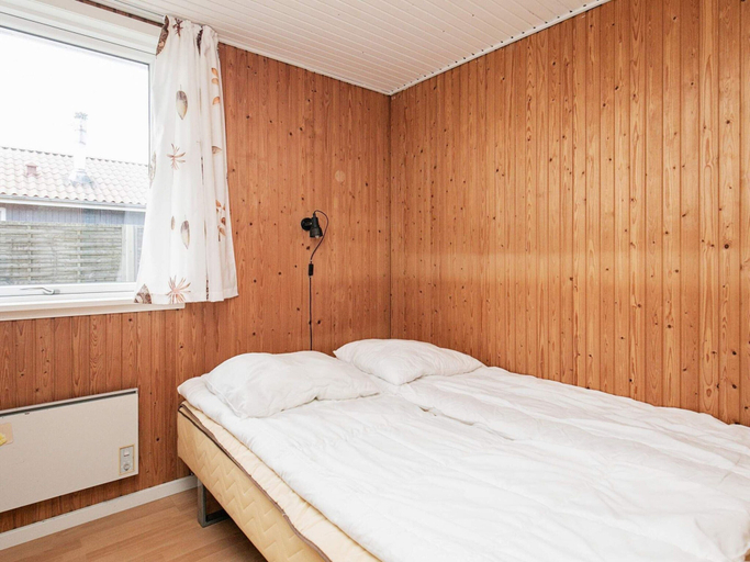 Bedroom 2, 6 Person Holiday Home in Lokken, Jammerbugt