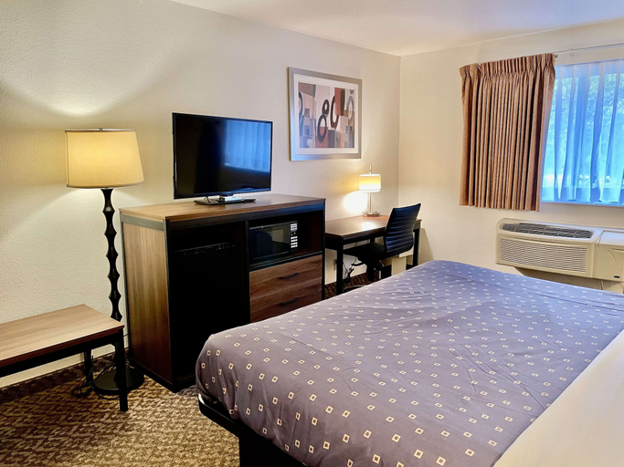 Bedroom 4, SureStay by Best Western Prince Frederick, Calvert