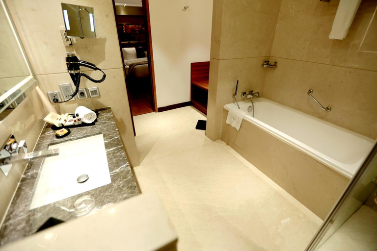 Bathroom 5, Hotel Madin, Varanasi