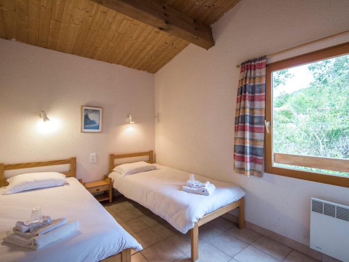 Room 5, Mountain Retreat w/ Terrace, Aude