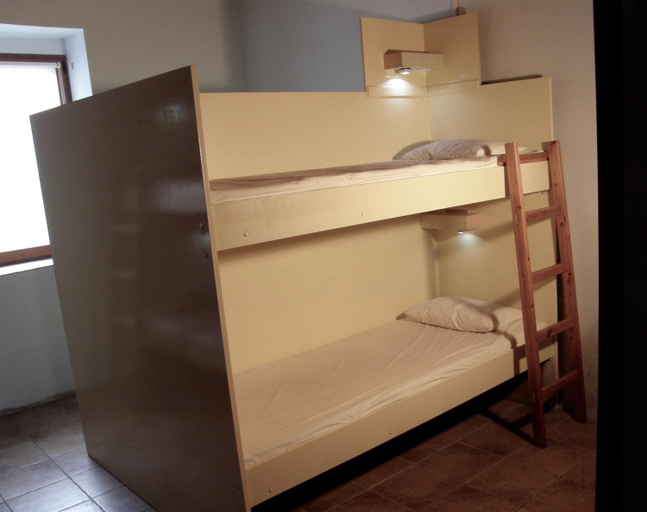 Bedroom 3, Albergue San Bruno, Palencia