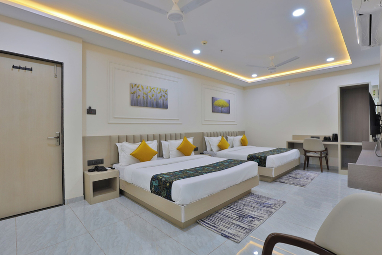 Bedroom 2, Hotel The Grand Radhey, Anand