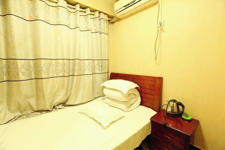 Bedroom, Wolong Pavilion Hotel, Xiangfan