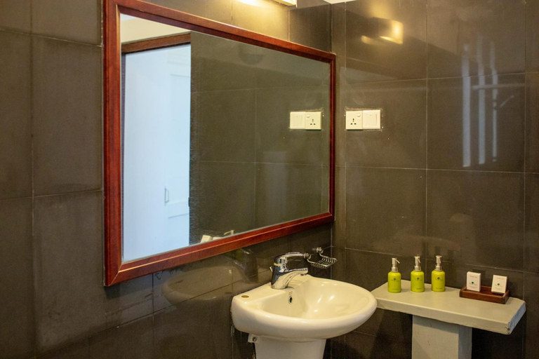 Bathroom 3, Birds Park, Alawwa