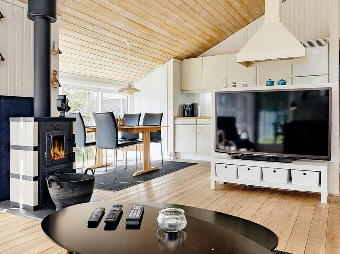 Private kitchen 3, 4 Star Holiday Home in Jerup, Frederikshavn