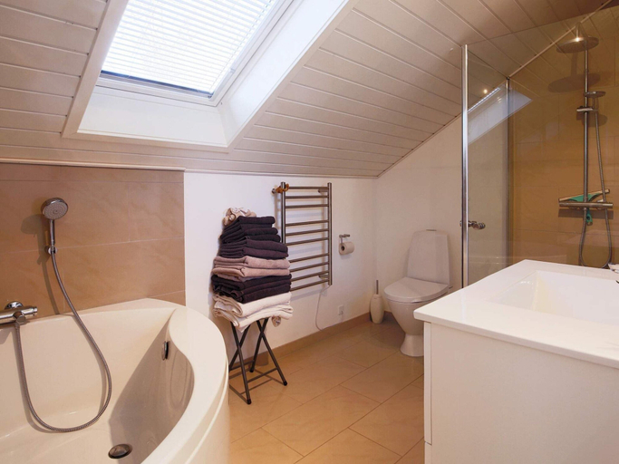 Bathroom 3, 4 Star Holiday Home in Gilleleje, Gribskov