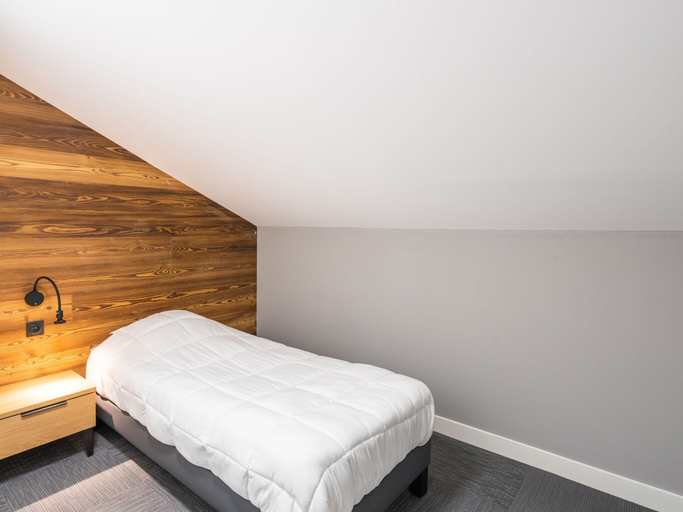 Bedroom 2, Chalet in Auris-en-oisans With Balcony, Isère