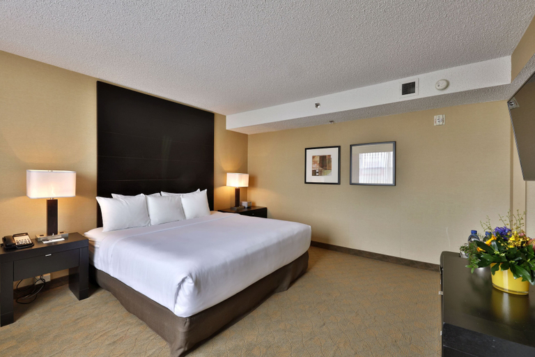 Bedroom 4, Edmonton Hotel and Convention Centre, Division No. 11