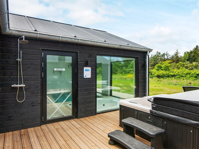 Others 4, 5 Star Holiday Home in Lokken, Hjørring