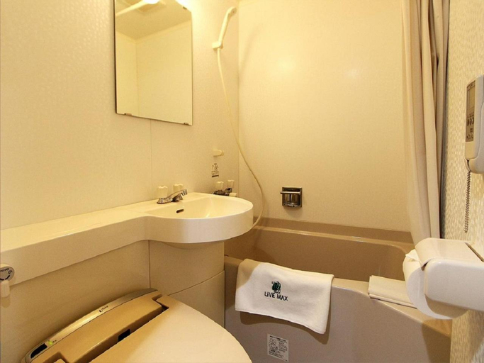 Bathroom 3