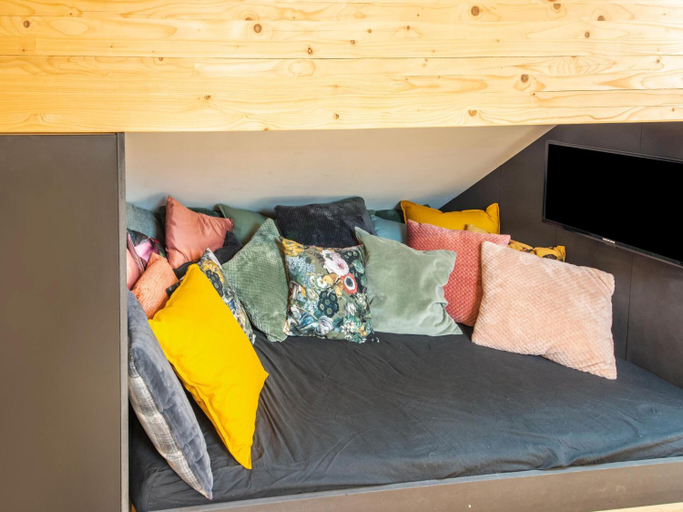 Bedroom 2, Charming holiday home near Namur with private sauna, Namur