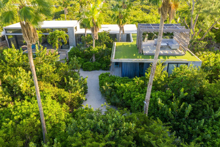 Others 5, Villa Islander