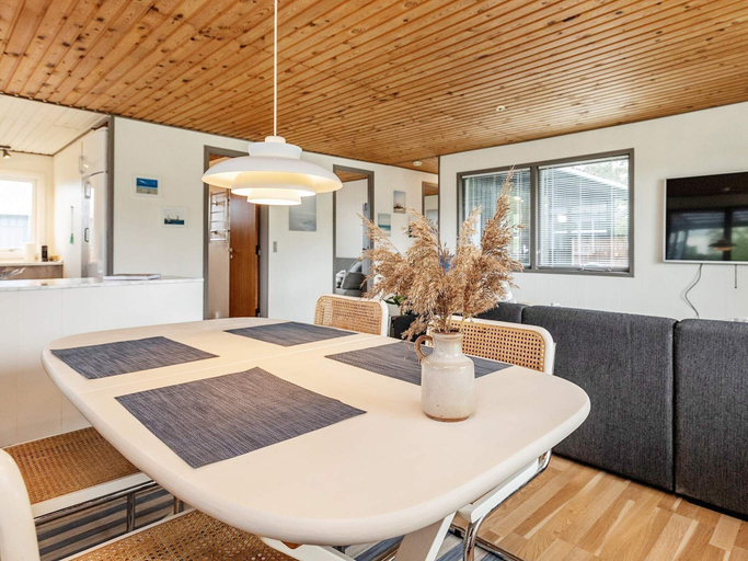 Dining 4, 5 Person Holiday Home in Saeby, Frederikshavn
