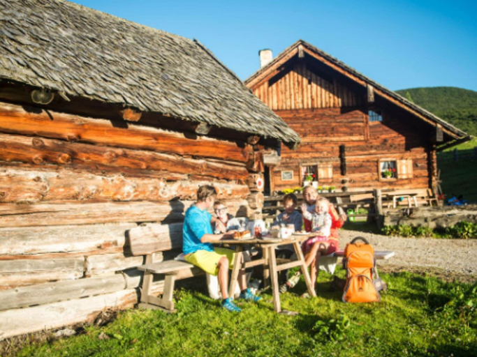 Dining 5, Apartment With Sauna in Radstadt, Sankt Johann im Pongau