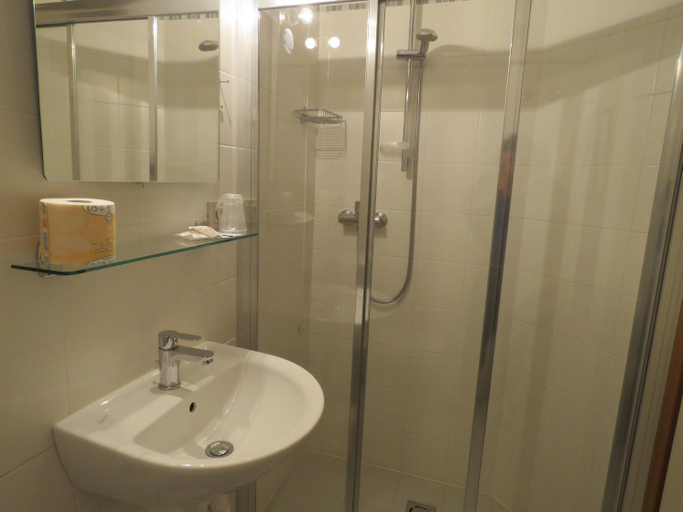 Bathroom 5, Hotel Ambra, Udine