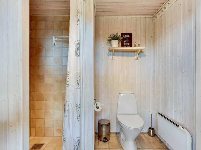 Bathroom, 5 Star Holiday Home in Egernsund, Sønderborg