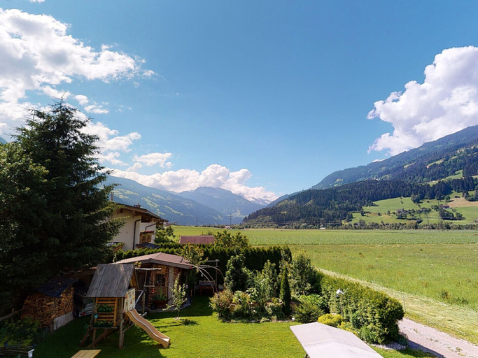 Others 2, Idyllic Apartment in Stumm With Panoramic View, Schwaz
