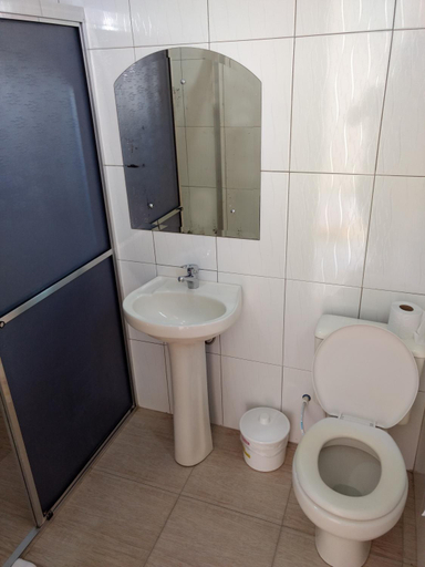 Bathroom 2, Hotel Centenario, Tramandaí