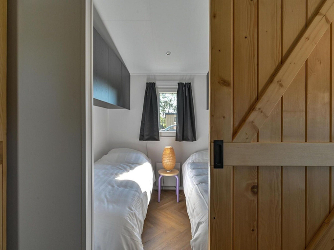Room 4, Cozy Chalet With Unobstructed Views, Westerveld