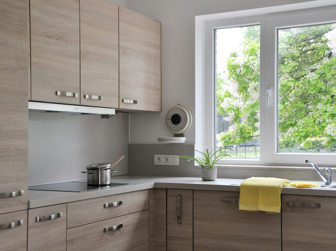 Private kitchen 3, Charming Holiday Home in Bassenge With Garage, Limburg