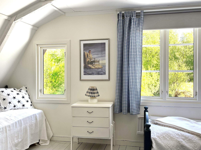 Room 2, 4 Star Holiday Home in Uddevalla, Uddevalla