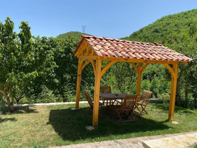 Saselisht Harmony 4 Bedroom Villa, Pogradecit