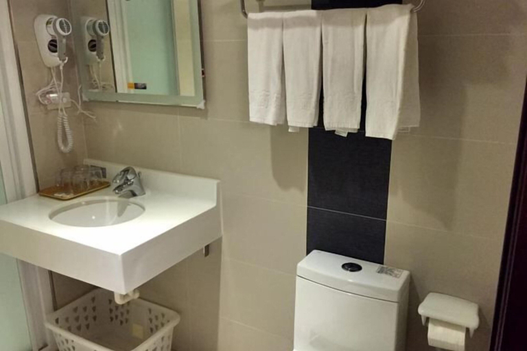 Bathroom, Hongzhou Hotel, Kaohsiung