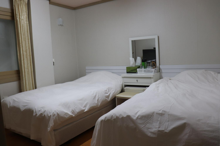 Bedroom 4, Jeju Orasung, Jeju