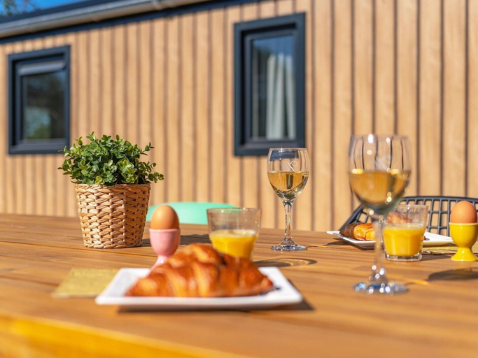Dining 2, Cozy Chalet With Unobstructed Views, Westerveld