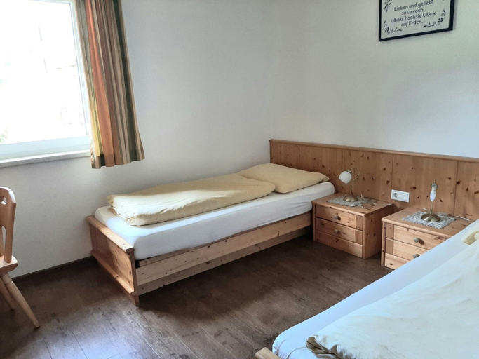 Room 3, Apartment in Radstadt near Ski Amade, Sankt Johann im Pongau