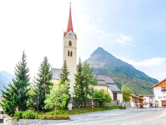 Others 3, Attractive Apartment in Galtur With Ski Storage, Landeck