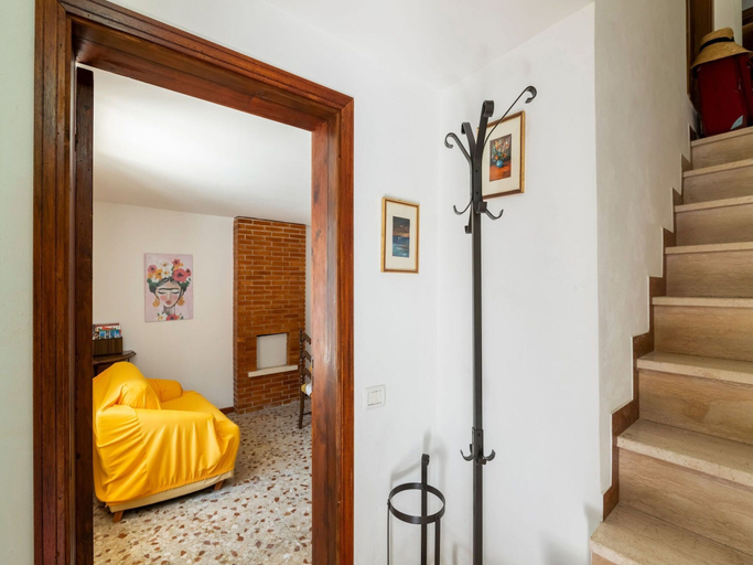 Living room 5, Holiday Home in Torchiaro With Garden, Fermo