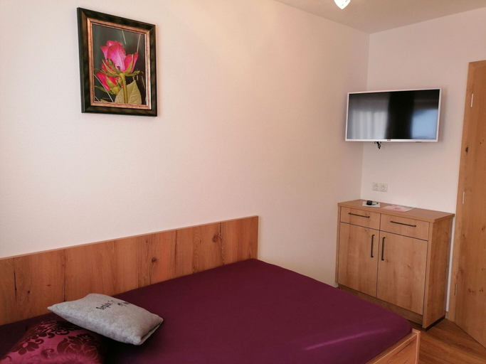Room 5, Contemporary Apartment in Gerlosberg Near Forest, Schwaz