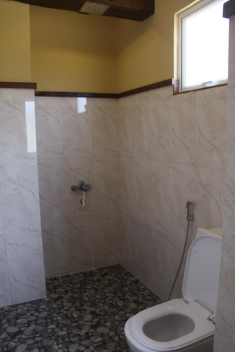 Bathroom 3, Lily Bank Cottage, Nuwara Eliya